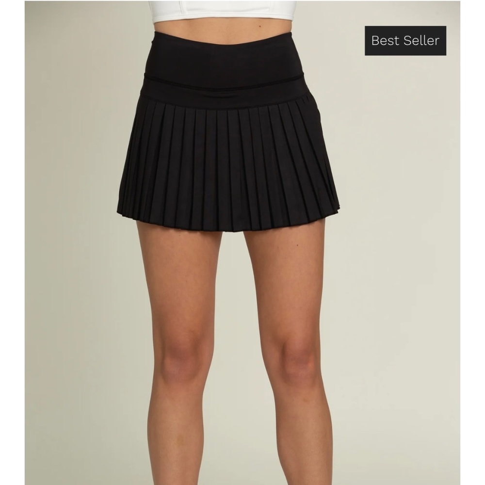 Gold Hinge Black Pleated Skirt Sz Sm (Long Length)